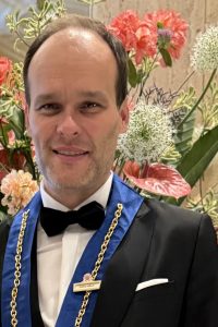 Matthias Wilfurth blaue Kette