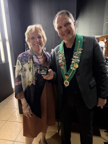 Commandeur silber - 10 Jahre  Mitglied Prof. Ingrid Neumann-Holzschuh
